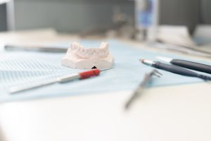 Protesi dentarie fisse e combinate